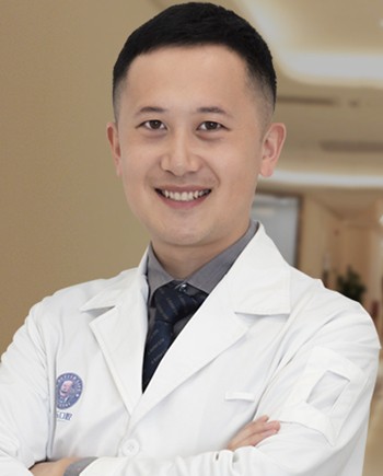 南宁柏乐口腔医院 李松泽