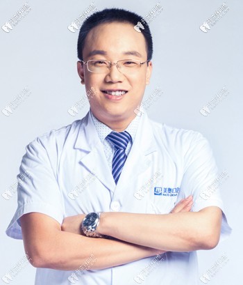乌鲁木齐美奥口腔门诊部 张圣玄